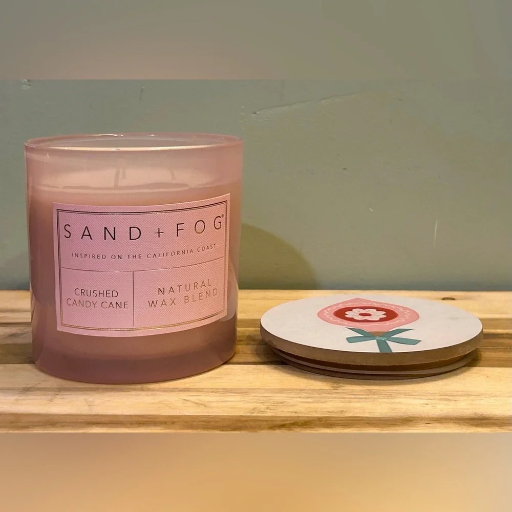 Brand new Sand and Fog Crushed Candy Cane Triple Wick Candle. - Picture 1 of 8
